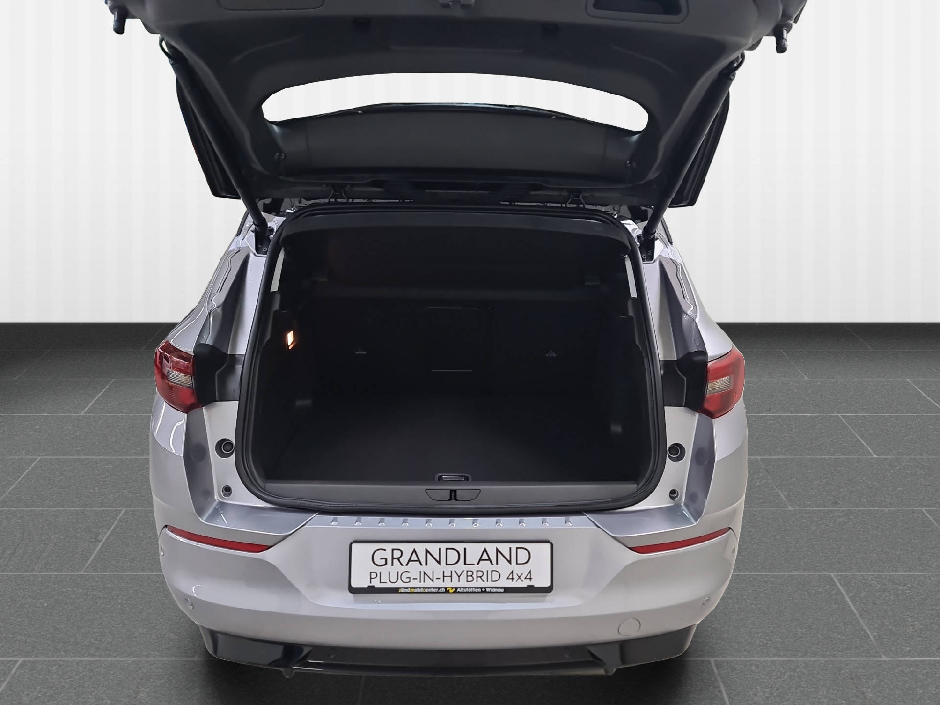 OPEL Grandland 1.6 T PHEV GSE 300PS 4x4-image-10