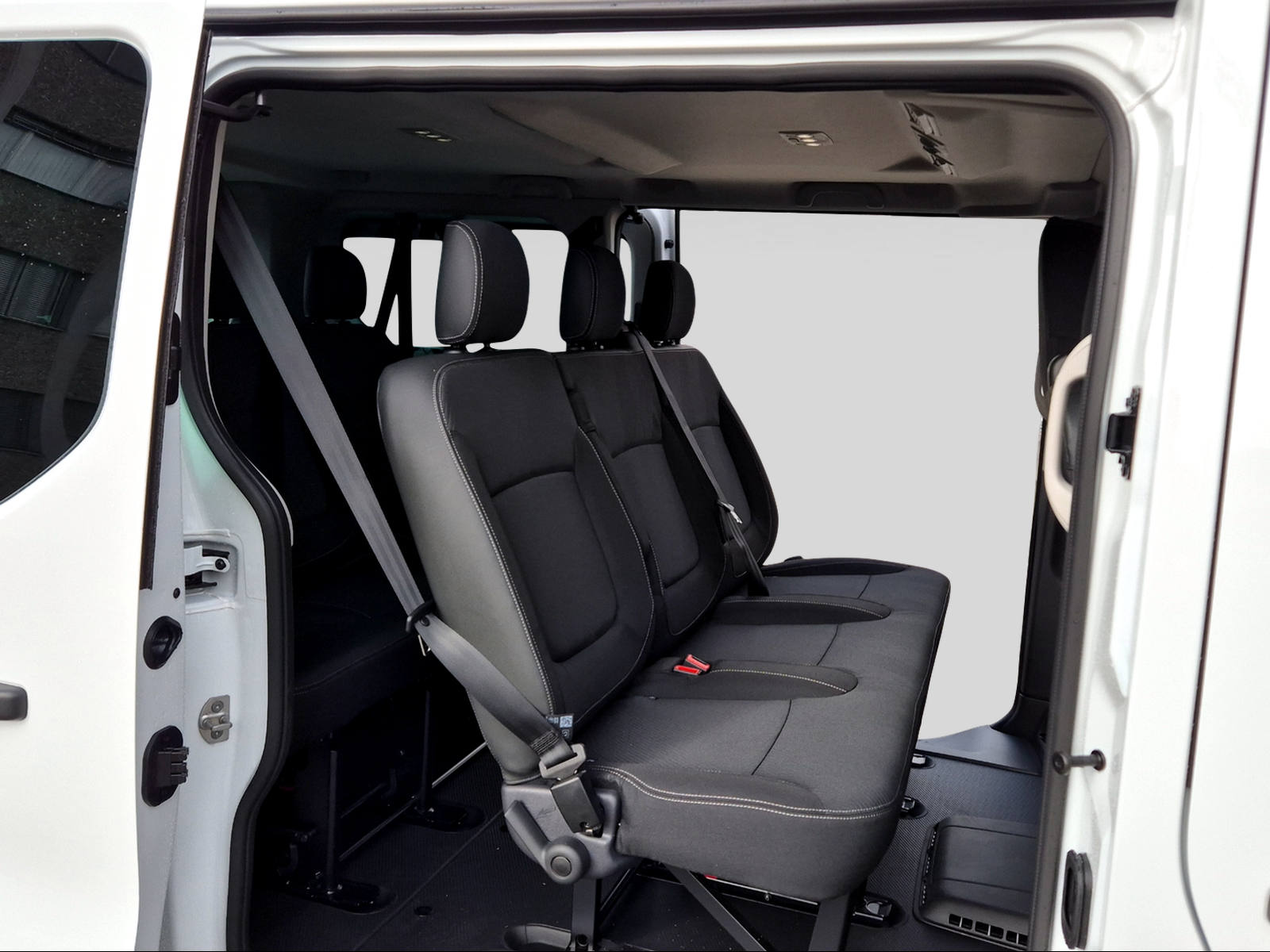 RENAULT Trafic Passenger Techno Blue dCi 170 EDC-image-4