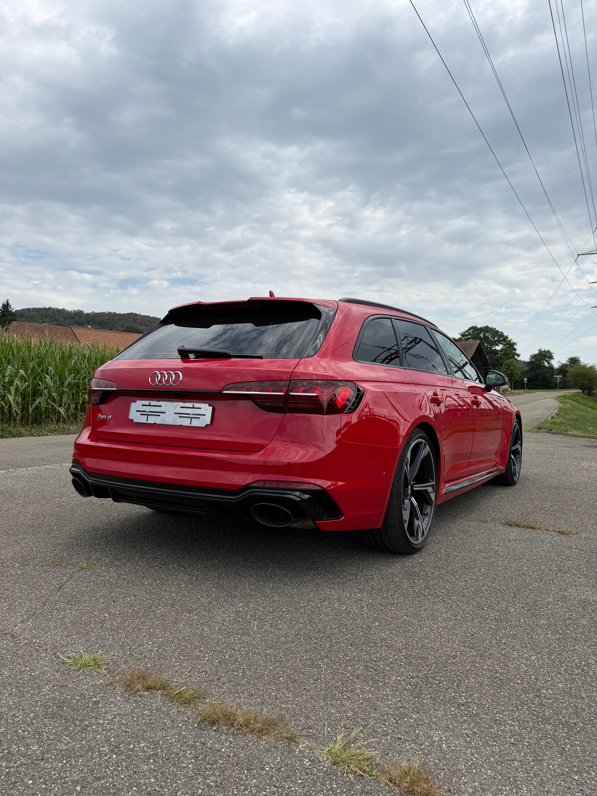 AUDI RS4 Avant quattro tiptronic-image-1