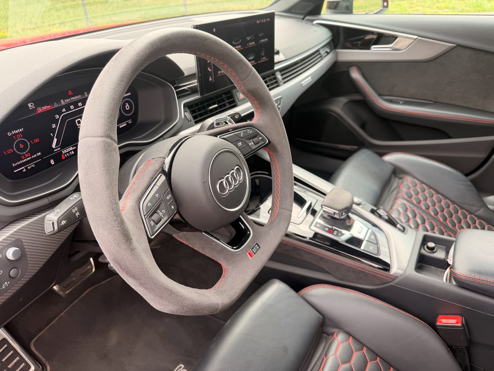 AUDI RS4 Avant quattro tiptronic-image-3