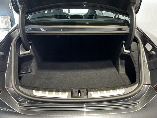 AUDI e-tron GT quattro-image-3