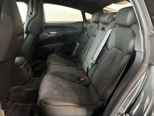 AUDI e-tron GT quattro-image-10