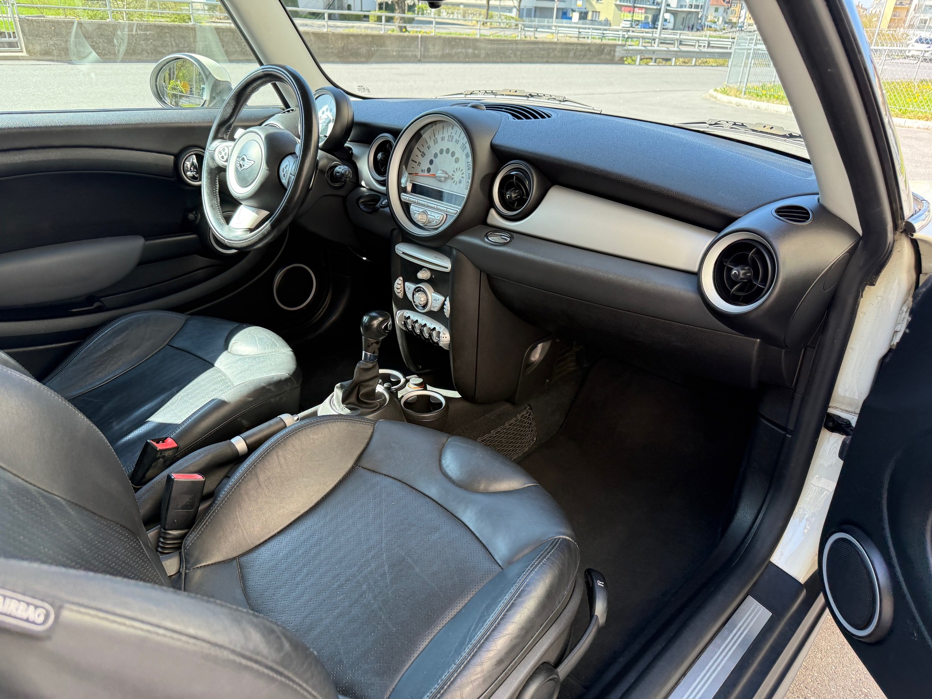 MINI Cooper-image-8