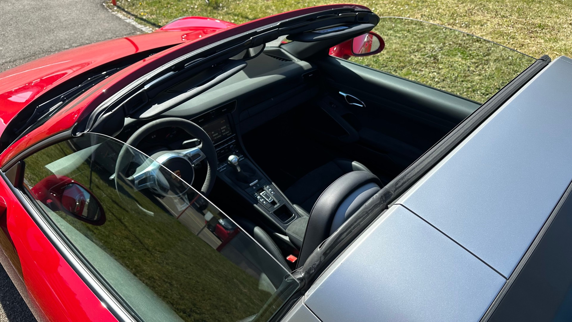 PORSCHE 911 Targa 4 GTS-image-11