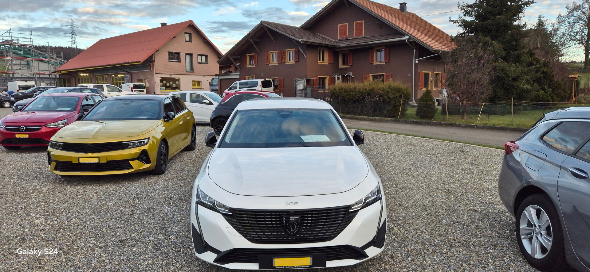PEUGEOT 308 SW 1.5 BlueHDI Allure Pack EAT8-image-3