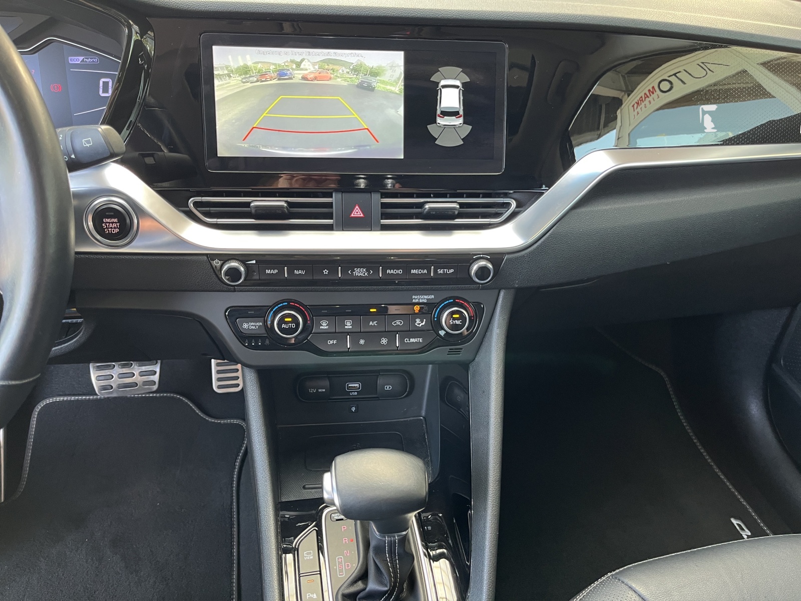 KIA Niro 1.6GDi Hybrid Style DCT-image-9
