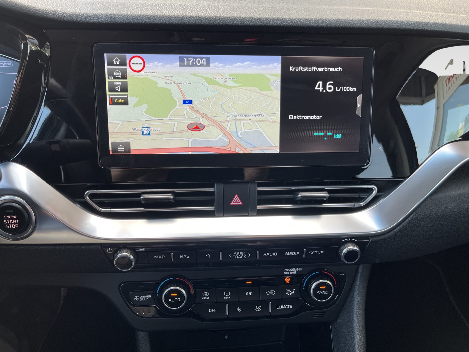 KIA Niro 1.6GDi Hybrid Style DCT-image-10