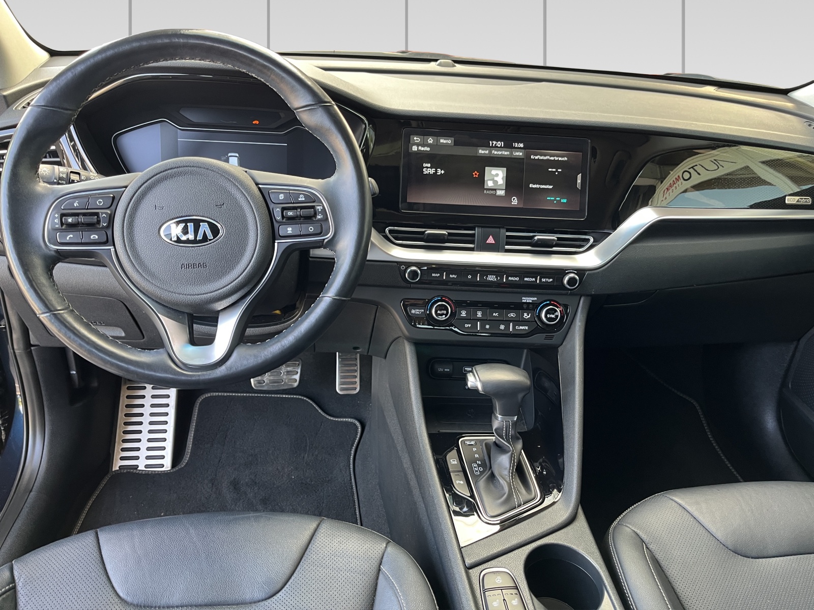 KIA Niro 1.6GDi Hybrid Style DCT-image-7