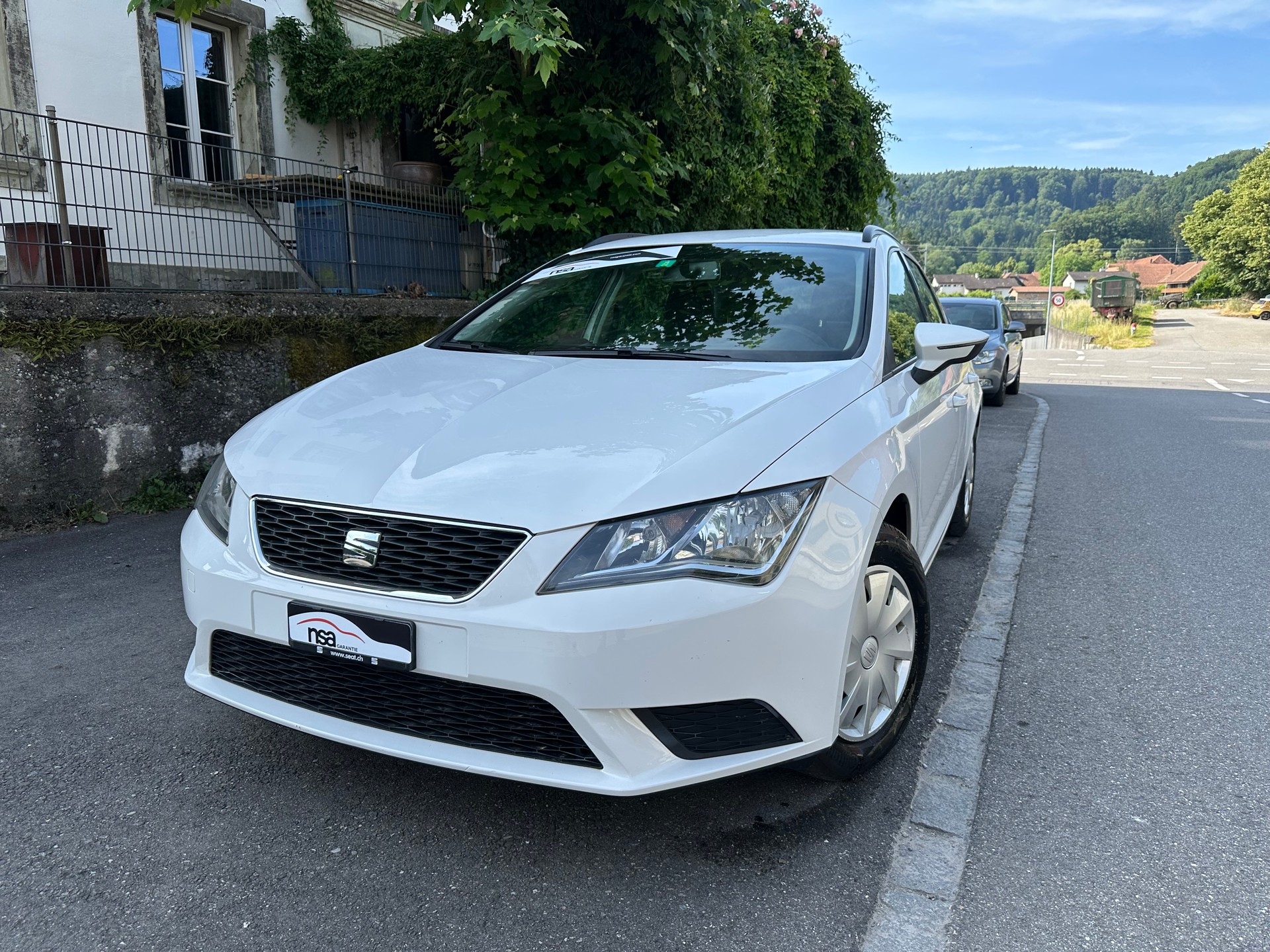 SEAT Leon ST 1.6 TDI Reference 4Drive Stopp-Start-image-0