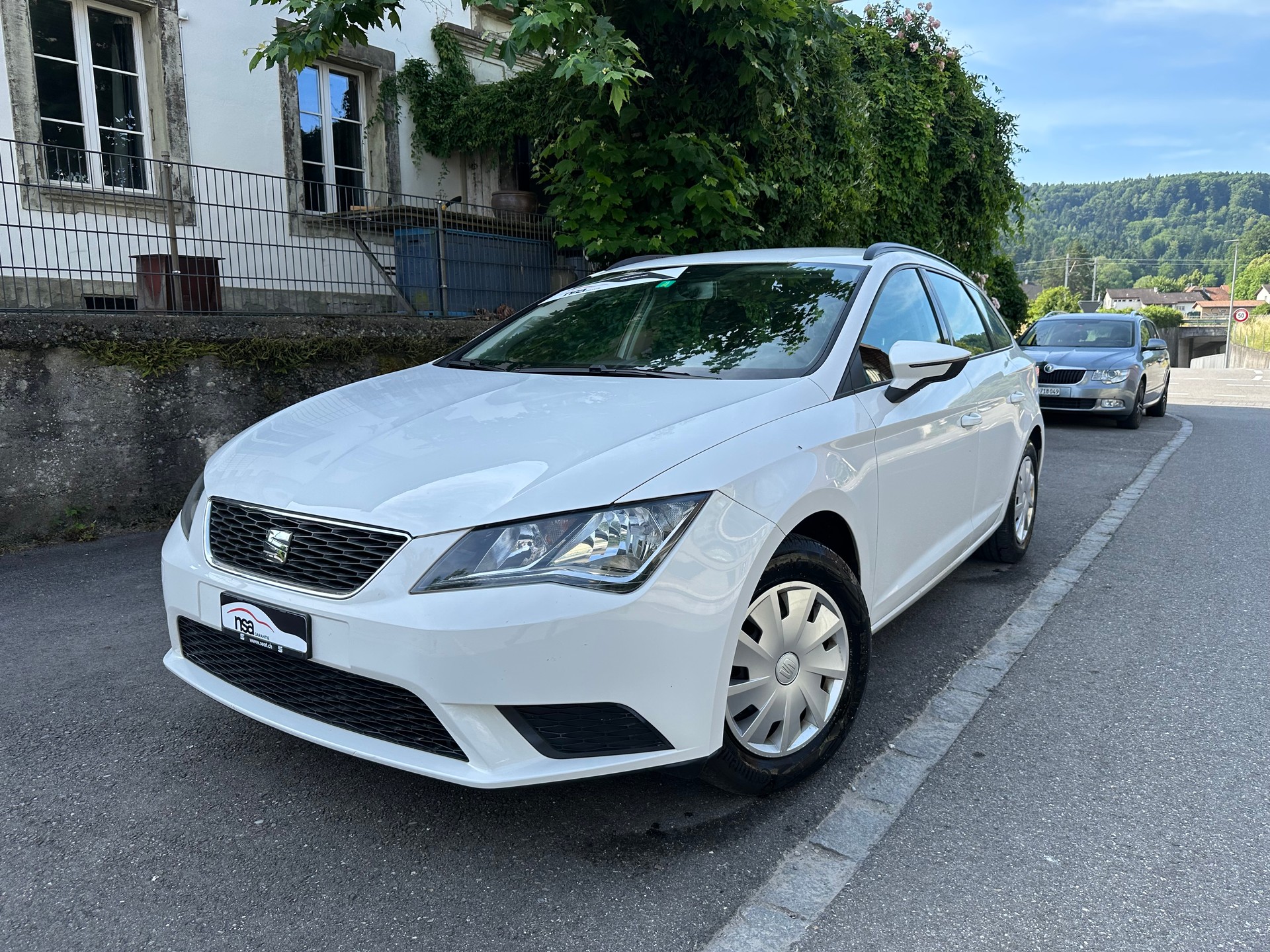SEAT Leon ST 1.6 TDI Reference 4Drive Stopp-Start-image-1