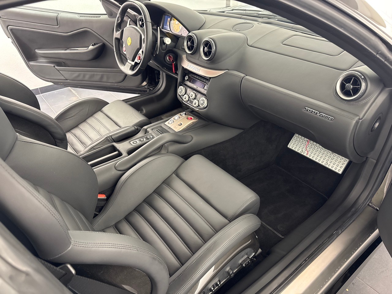 FERRARI 599 GTB-image-8