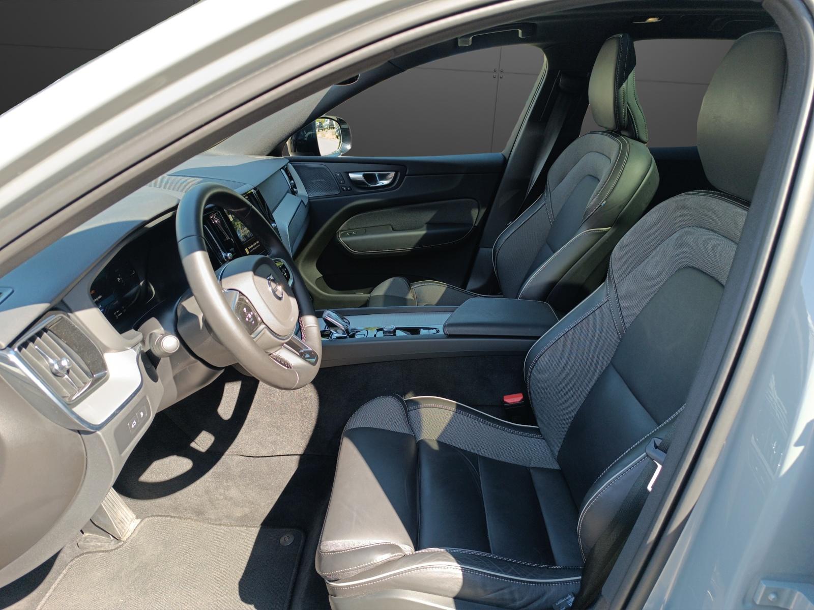 VOLVO XC60 2.0 T6 TE Plus Dark eAWD-image-29