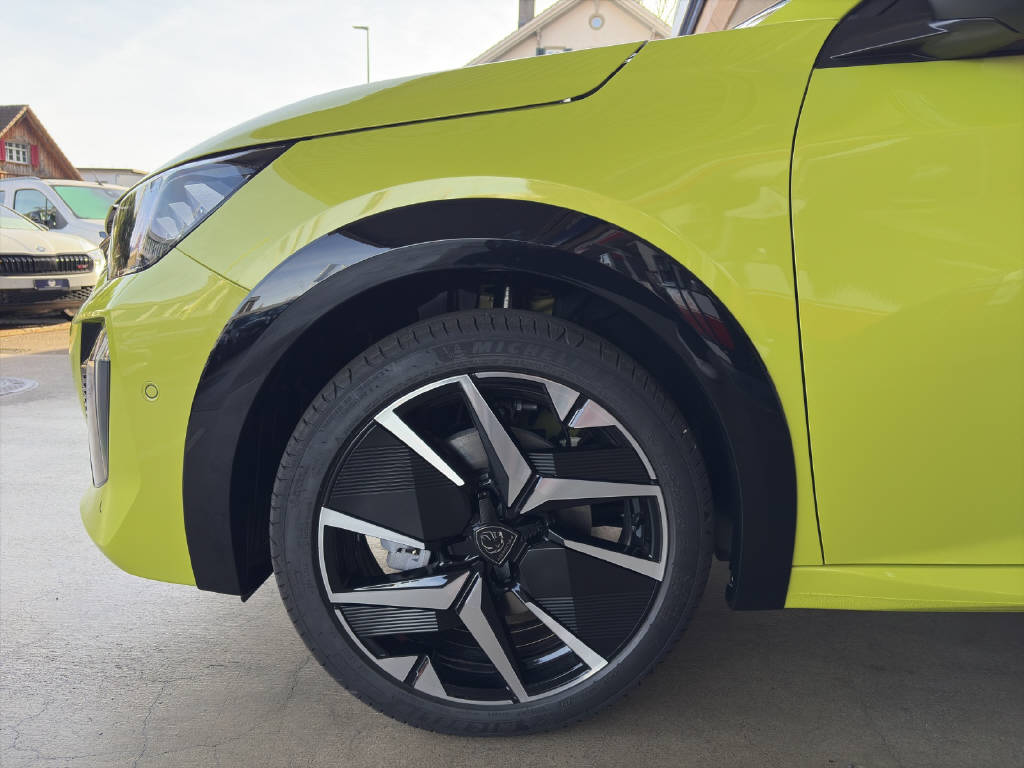 PEUGEOT 208 1.2 Hybrid GT-image-9