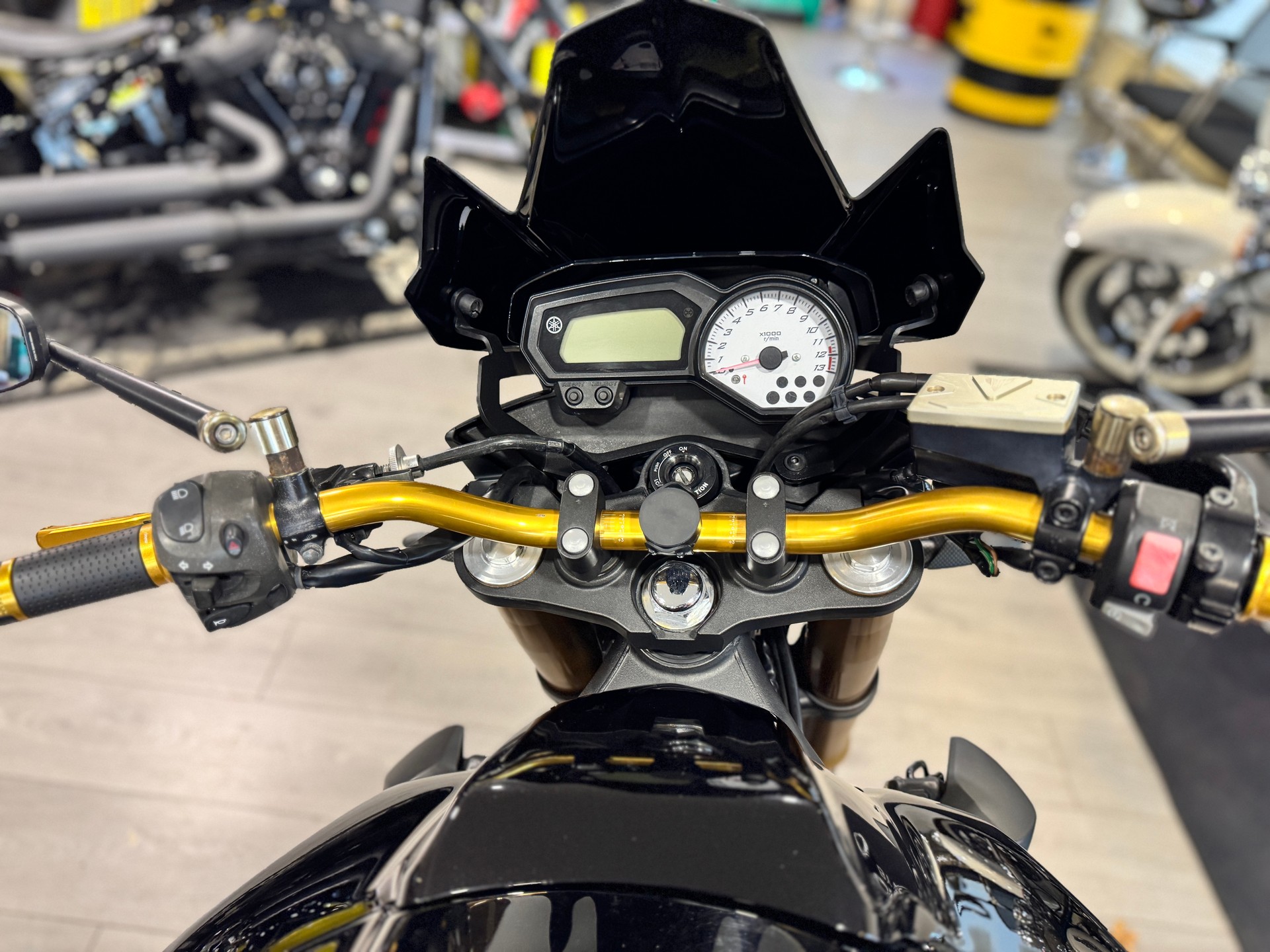 YAMAHA FZ8 N ABS Limited Edition-image-9