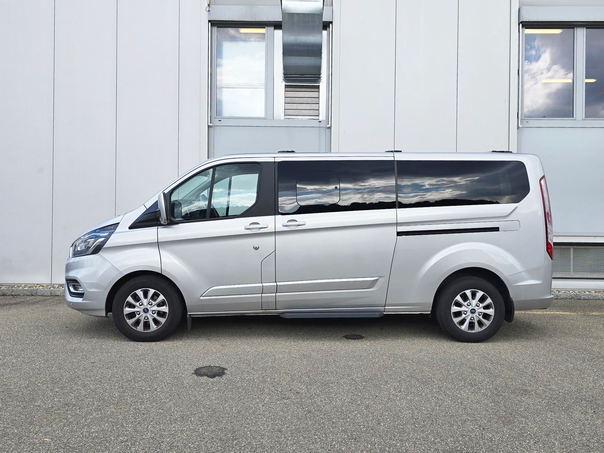 FORD Tourneo Custom 320 L2 Titanium Automat-image-4