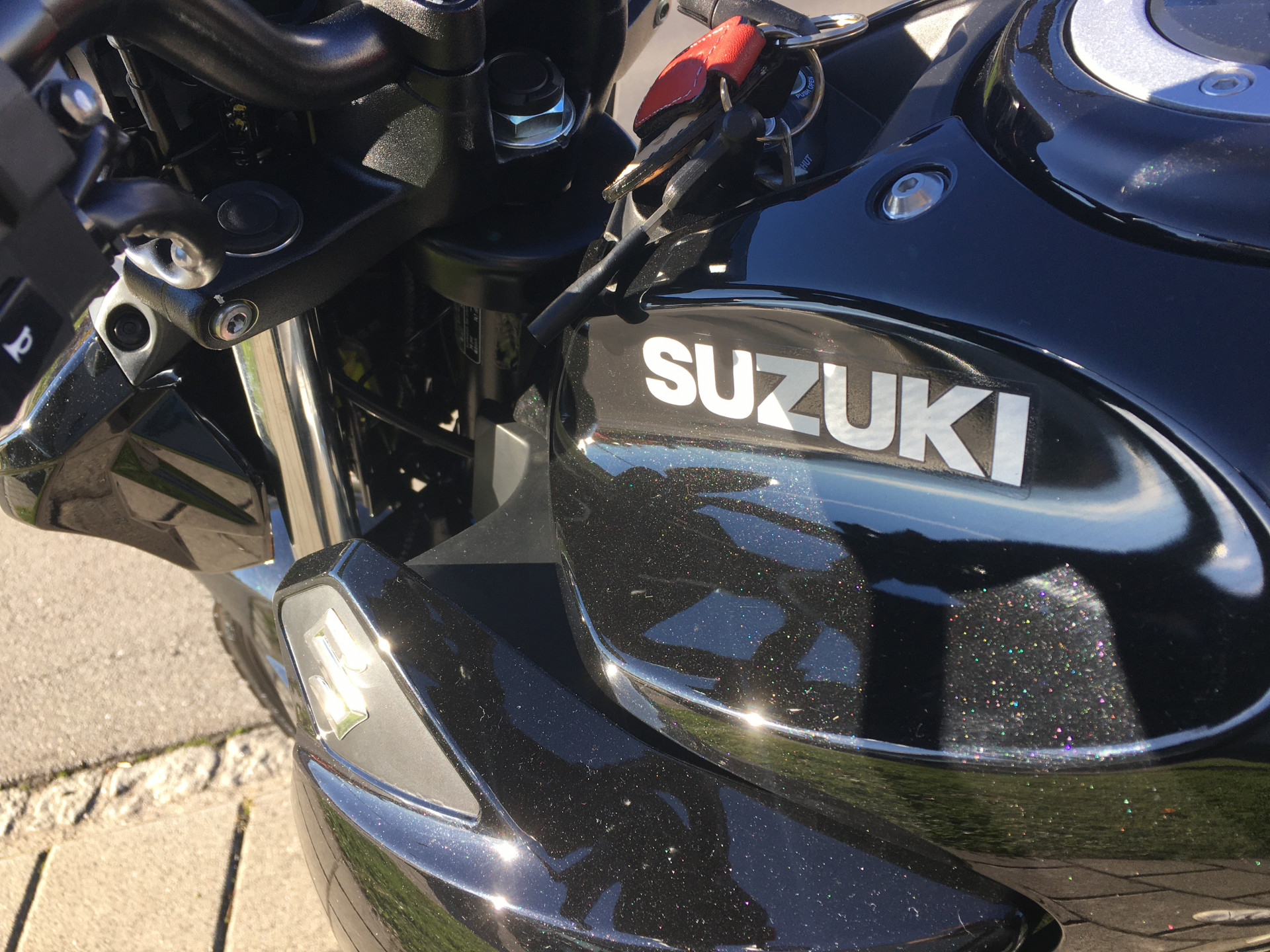 SUZUKI GSX-S 125-showroom-element-3