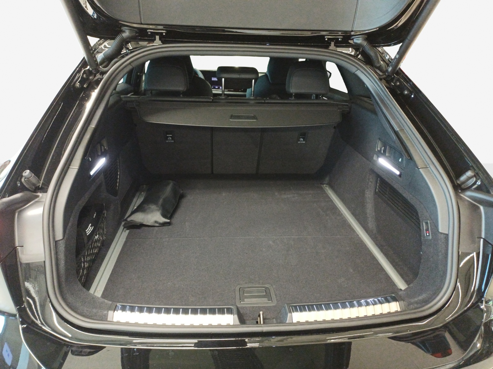 AUDI A6 Avant TFSI quattro 270 kW S tronic-image-12