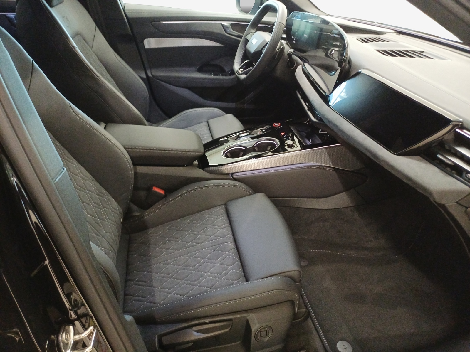 AUDI A6 Avant TFSI quattro 270 kW S tronic-image-15