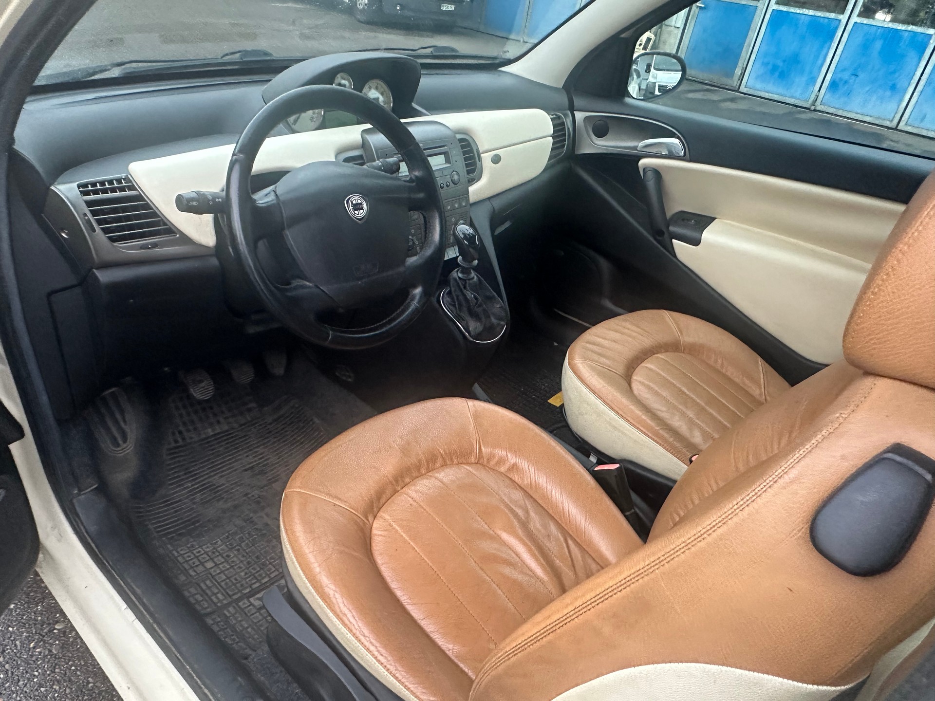 LANCIA Ypsilon 1.2 16V Argento-image-8