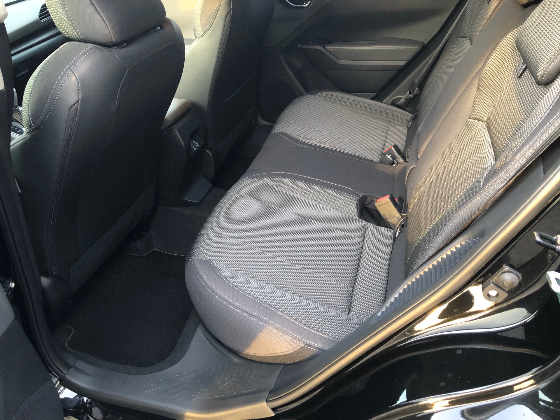 SUBARU Crosstrek 2.0 e-Boxer Passion AWD Lineartronic-image-6