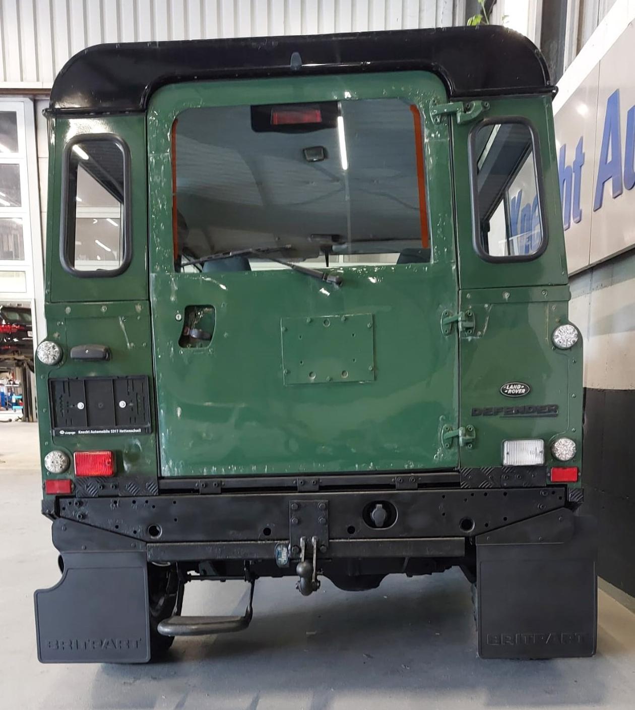 LAND ROVER Defender 90 2.5 Tdi St.Wagon-image-7
