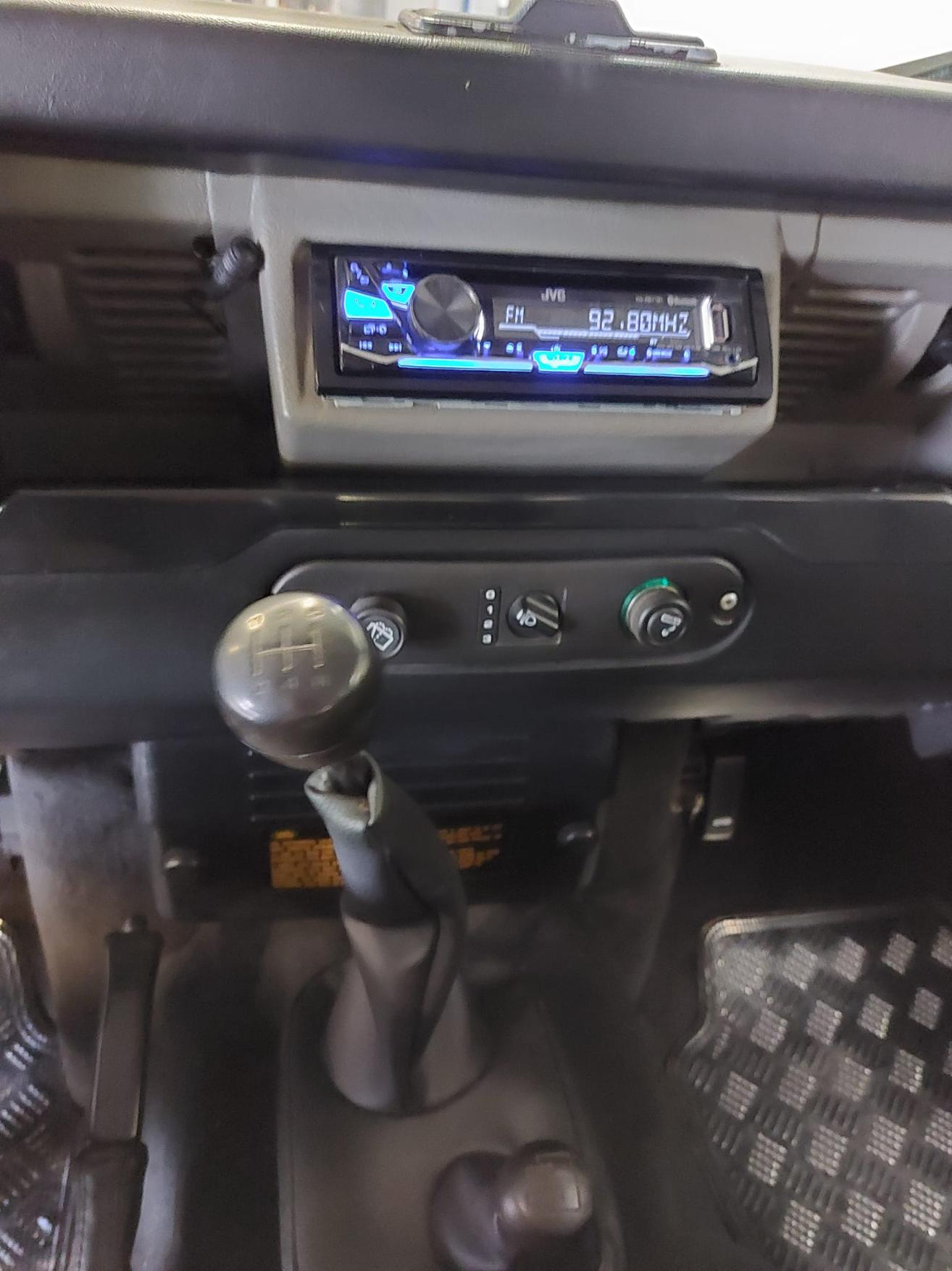 LAND ROVER Defender 90 2.5 Tdi St.Wagon-image-16