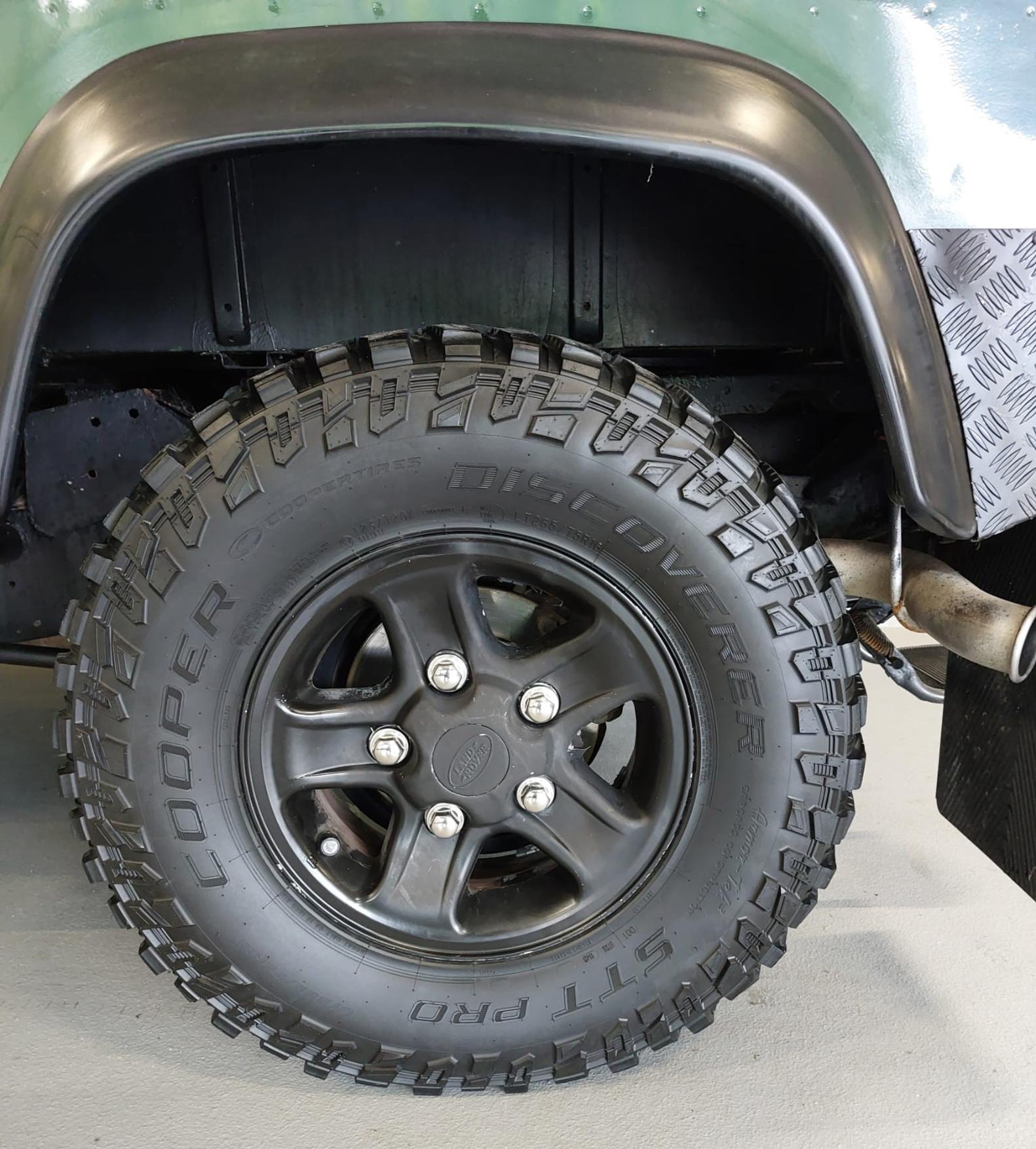 LAND ROVER Defender 90 2.5 Tdi St.Wagon-image-5