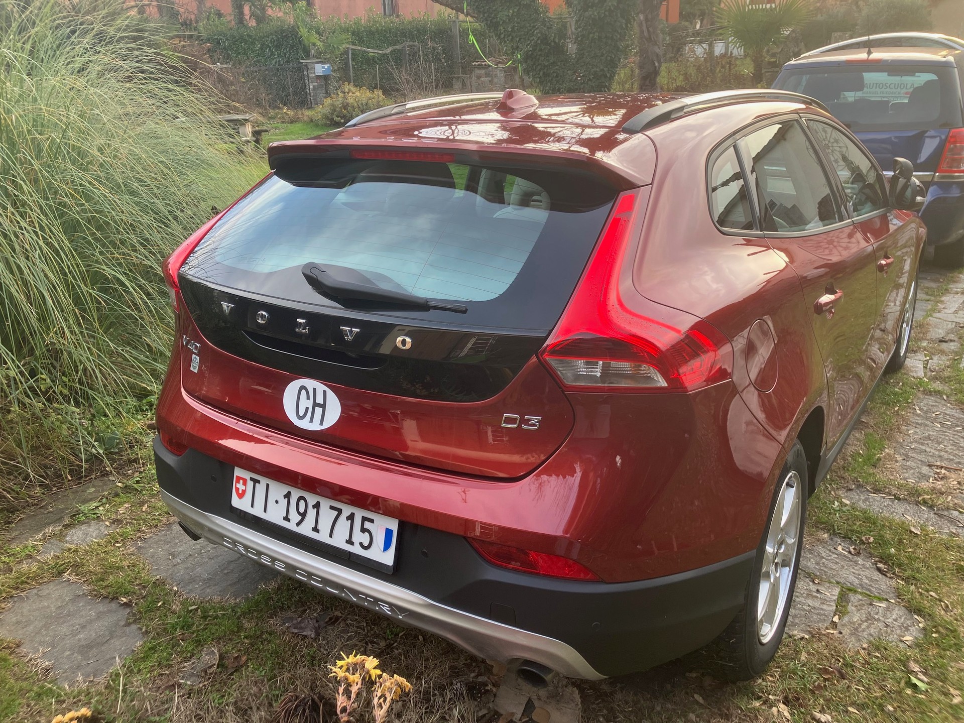 VOLVO V40 Cross Country D3-image-3