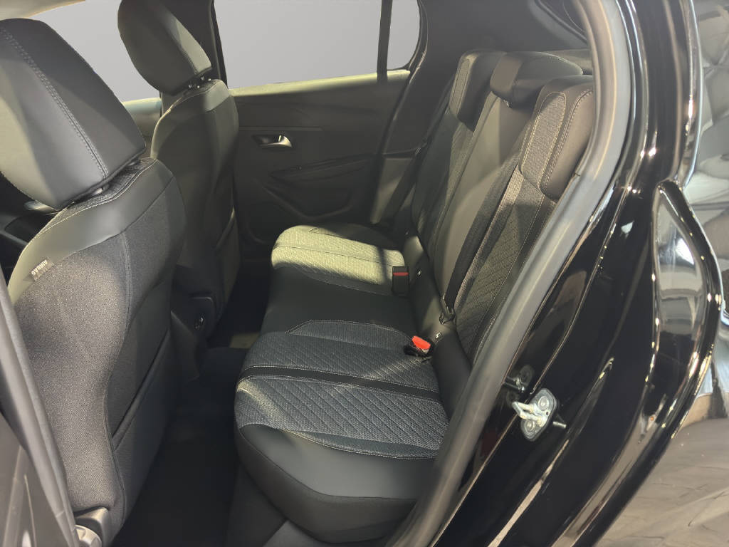 PEUGEOT 208 1.2 Hybrid Allure Premium-image-10
