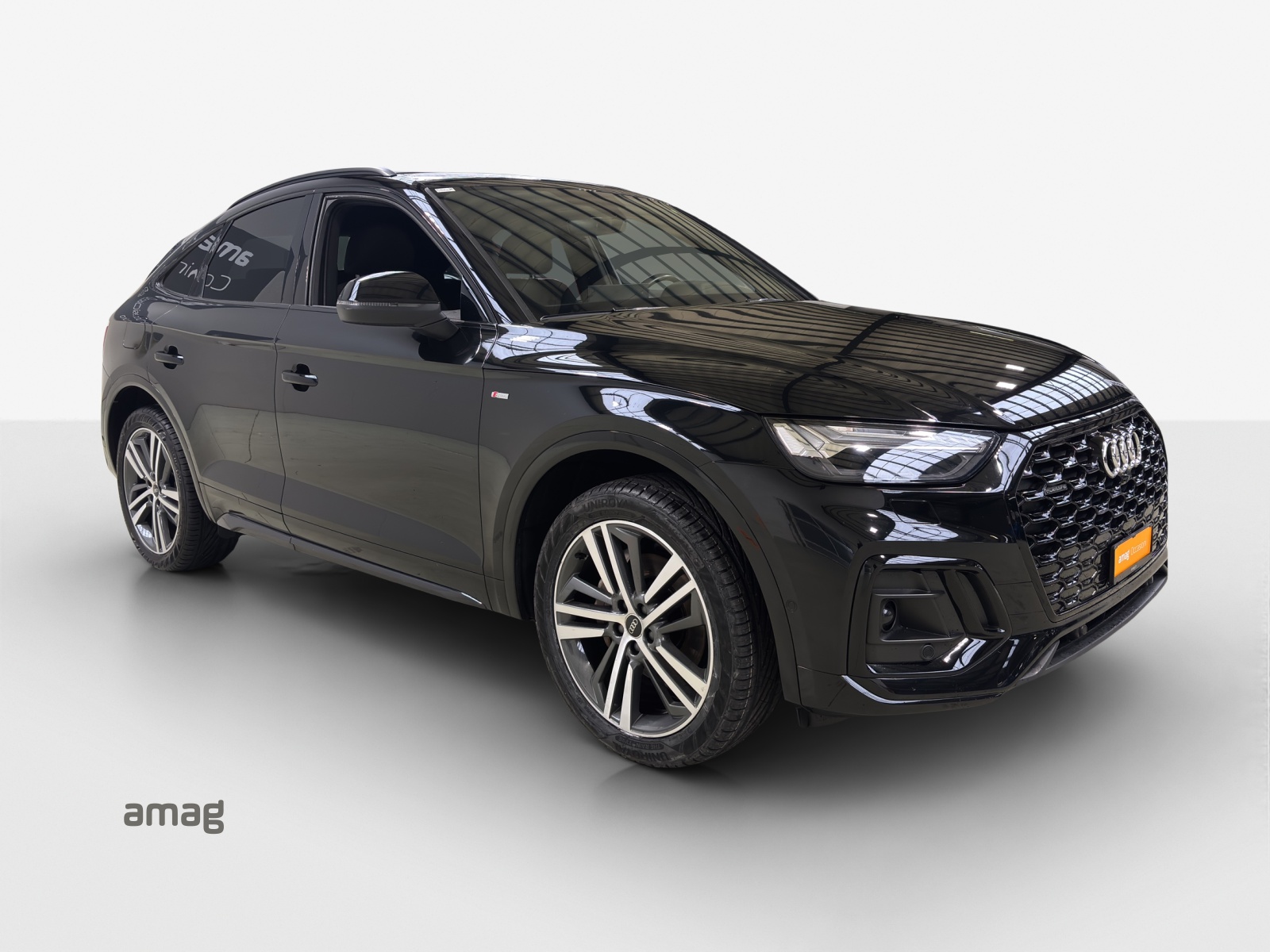 AUDI Q5 Sportback 40 TDI Blackedition quattro S-tronic-image-5