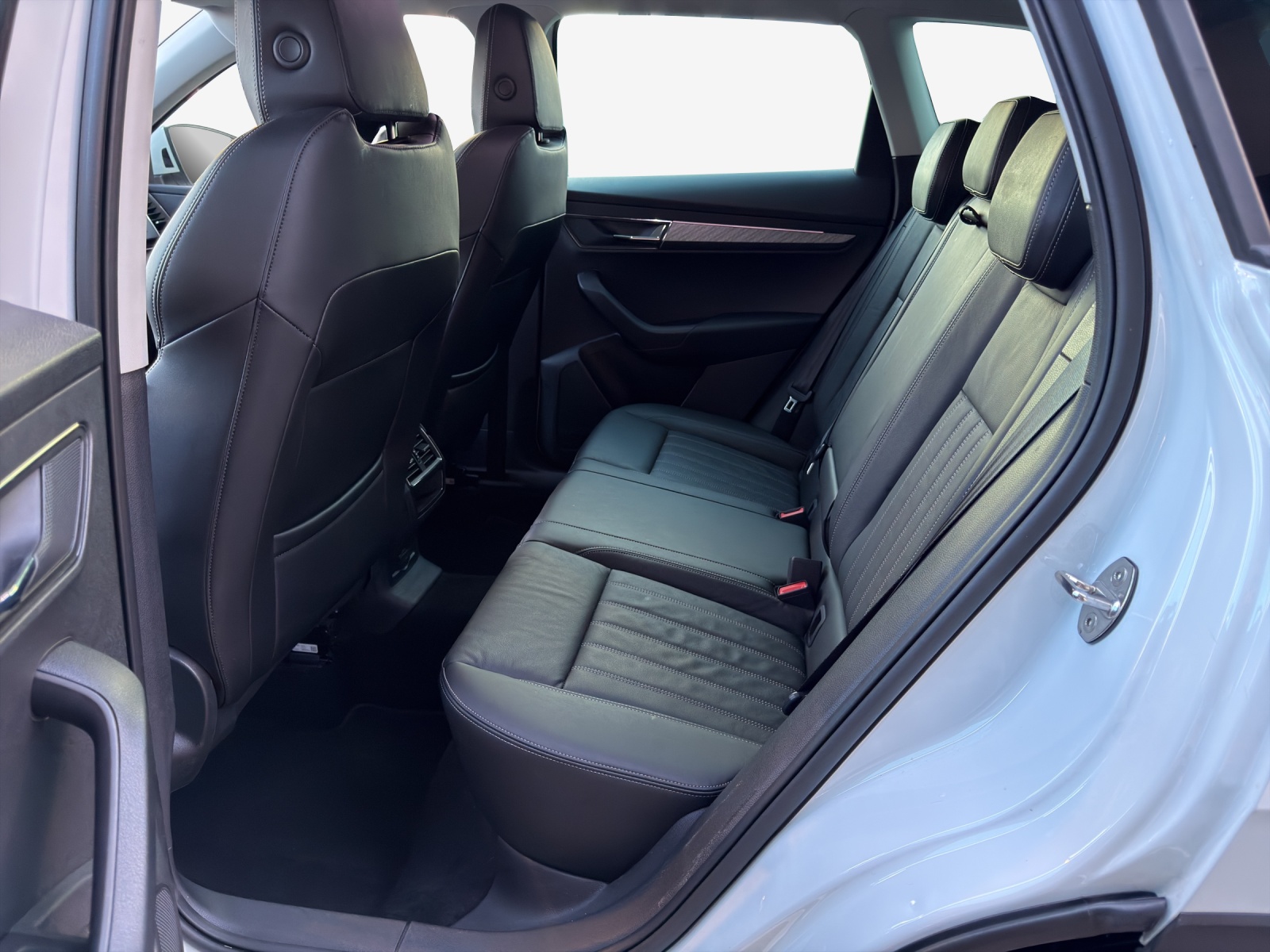 SKODA Karoq 2.0 TDI CR Selection 4x4 DSG-image-11