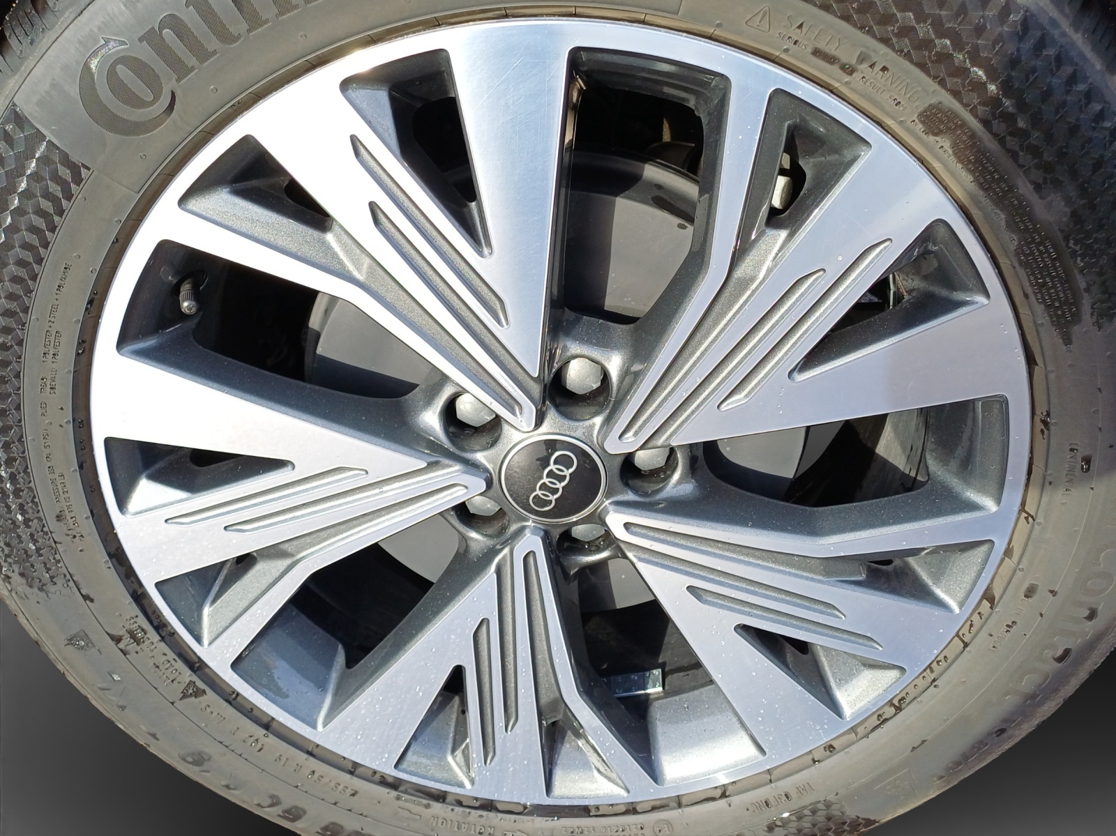 AUDI Q4 Sportback e-tron 55 quattro-image-14