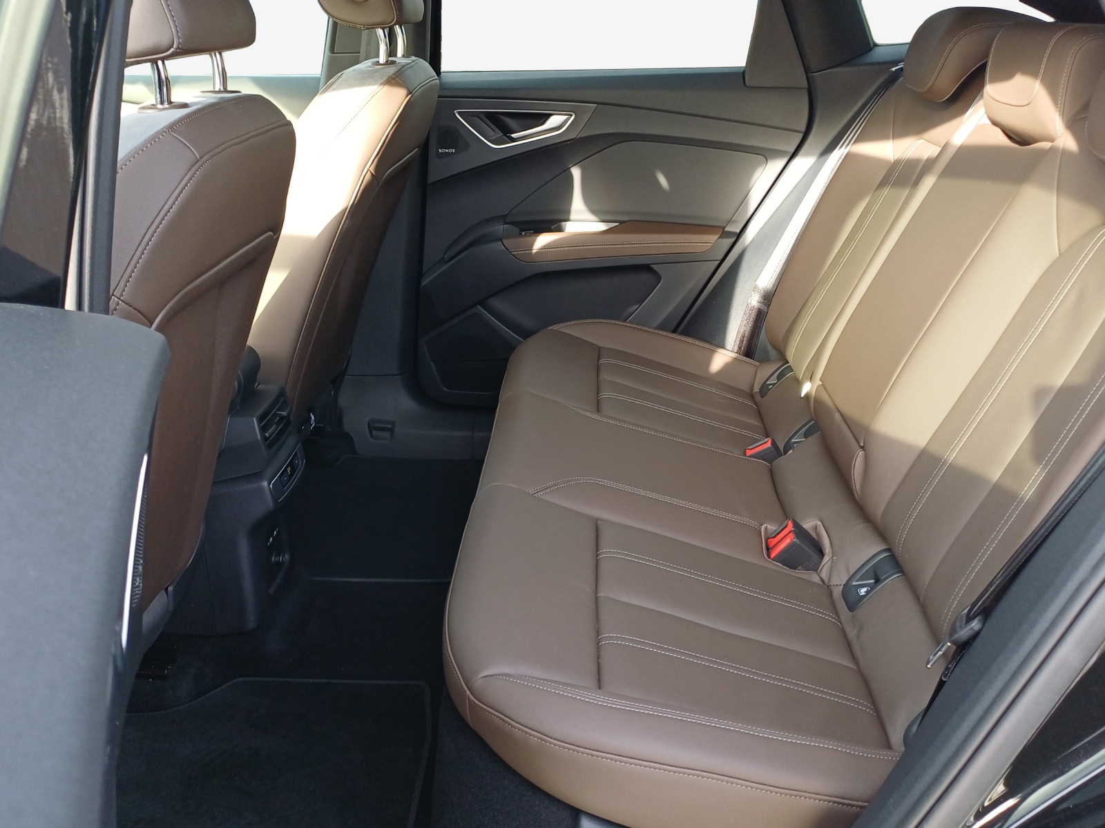 AUDI Q4 Sportback e-tron 55 quattro-image-12