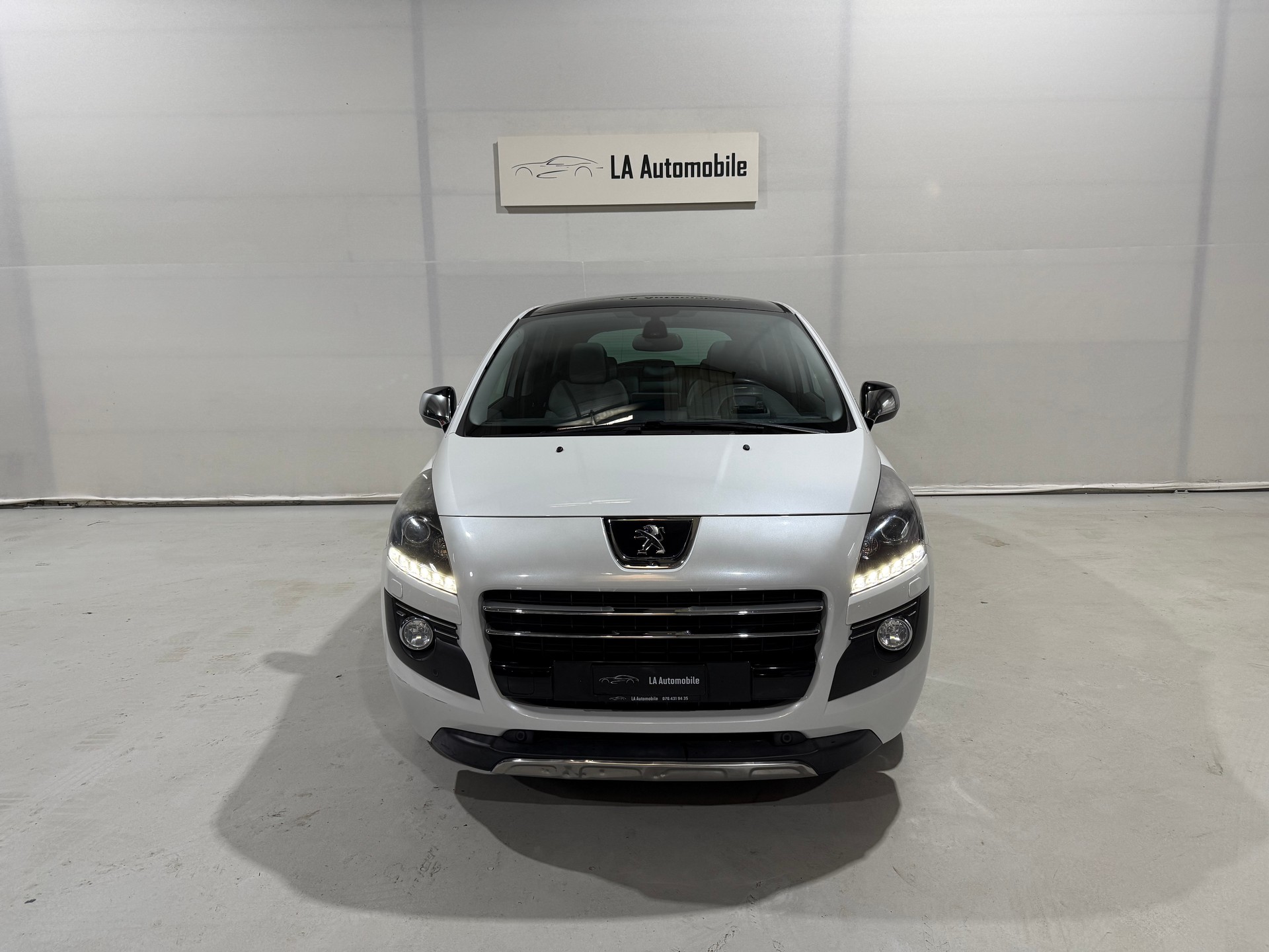 PEUGEOT 3008 HYbrid4 2.0 HDI EGS6-image-2