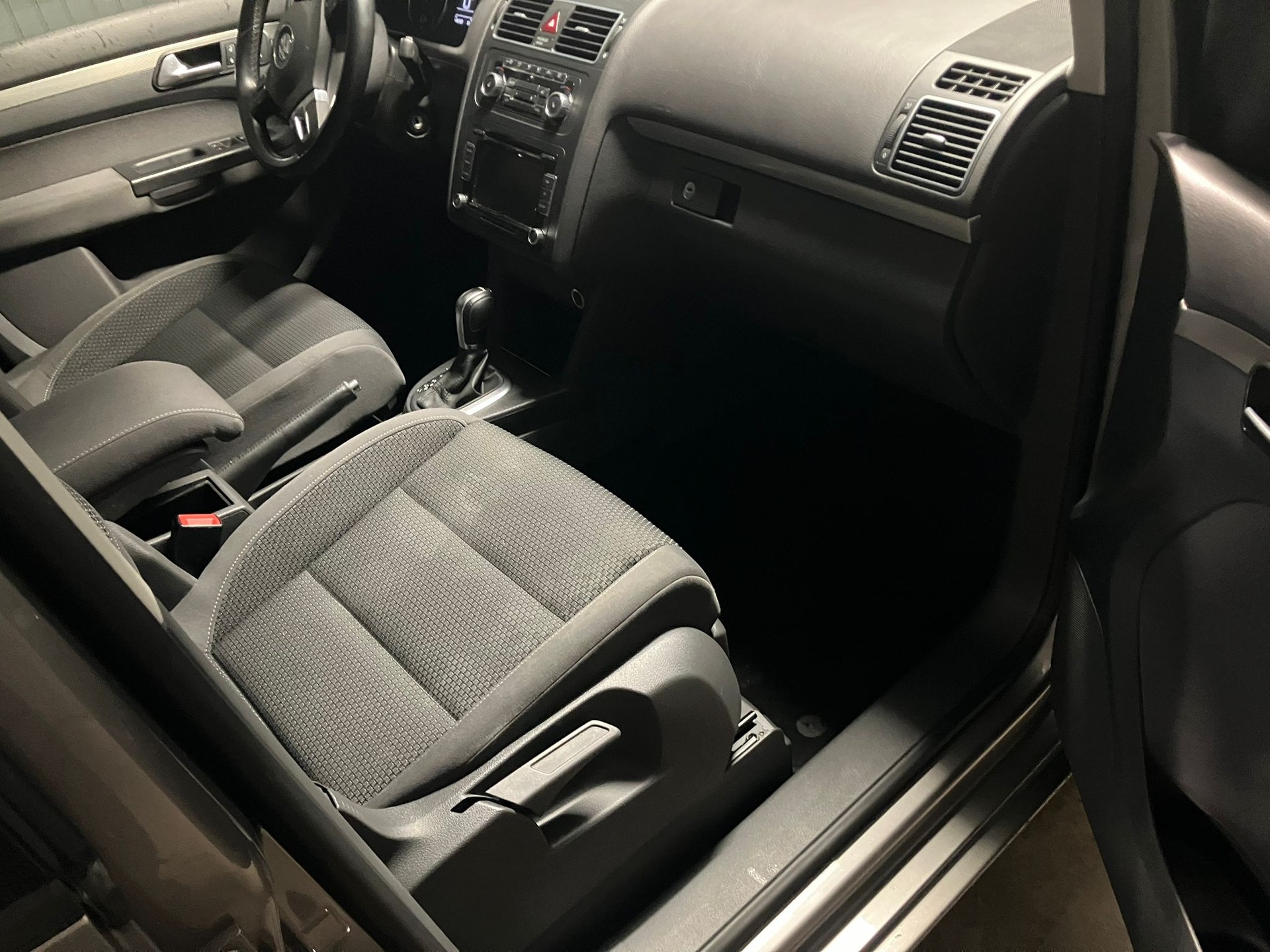 VW Touran 1.4 TSI Highline DSG-image-4