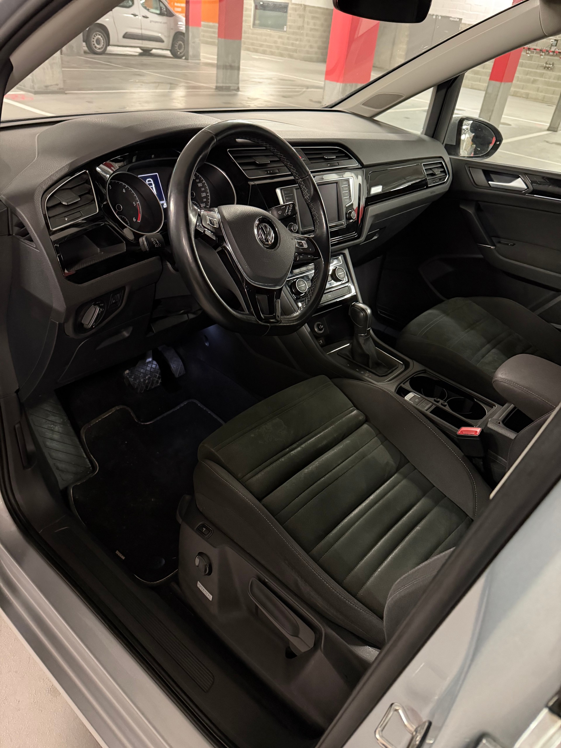 VW Touran 1.6?TDI 7 place-image-13