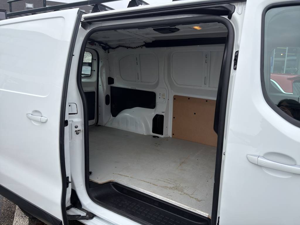 PEUGEOT Expert 75 KWh Premium Standard-image-8