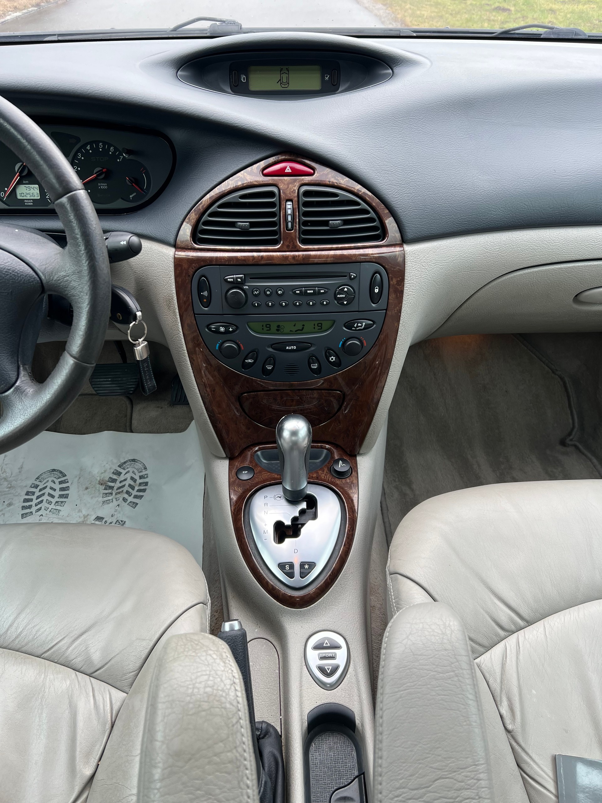 CITROEN C5 Berline 3.0 V6 Exclusive Automatic-image-12