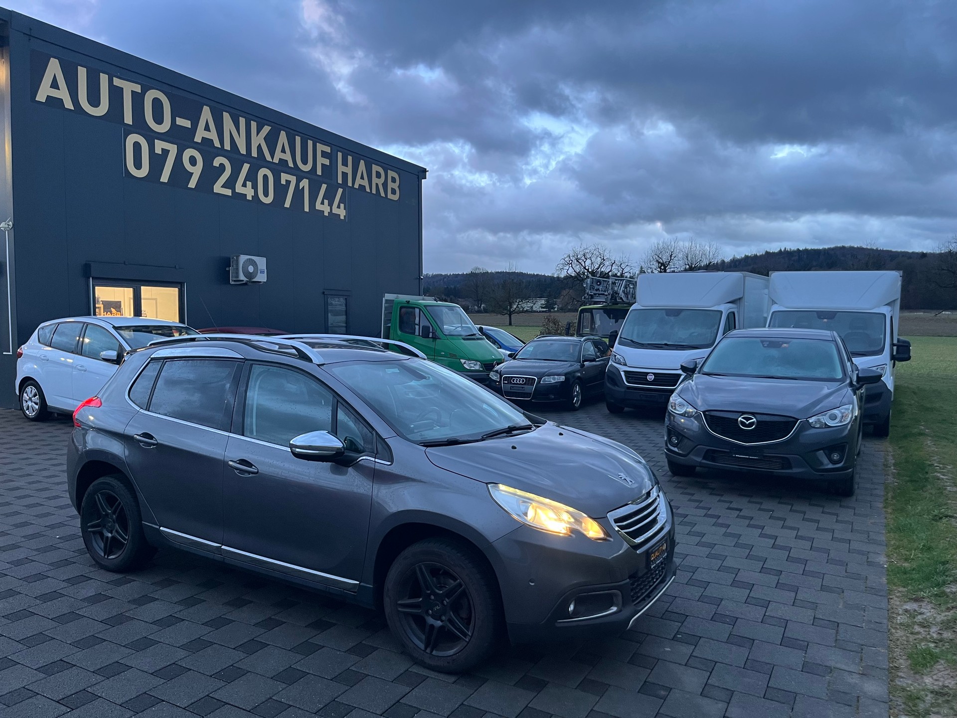 PEUGEOT 2008 1.6 e-HDi Allure EGS6-image-0