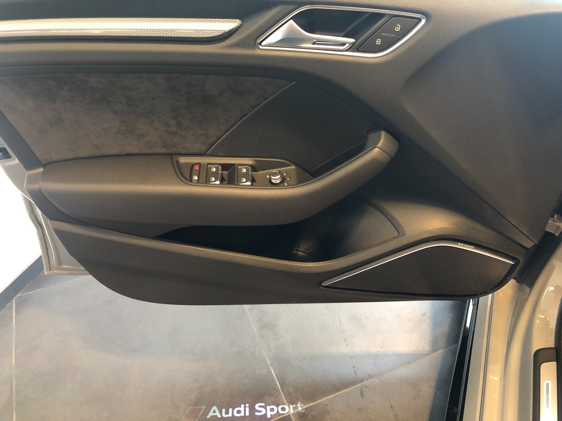 AUDI RS3 SB 2.5 TSI quattro-image-19