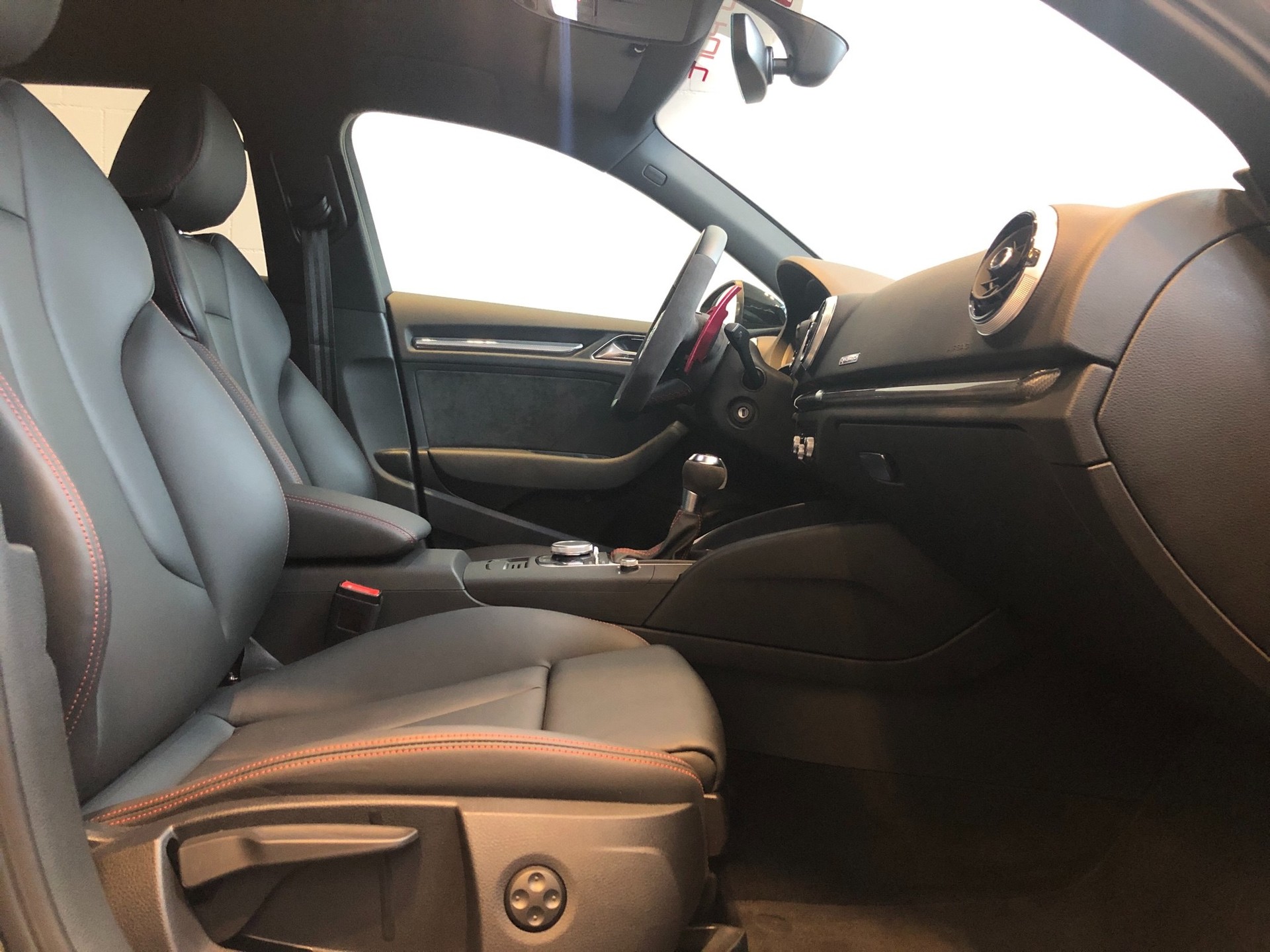 AUDI RS3 SB 2.5 TSI quattro-image-12