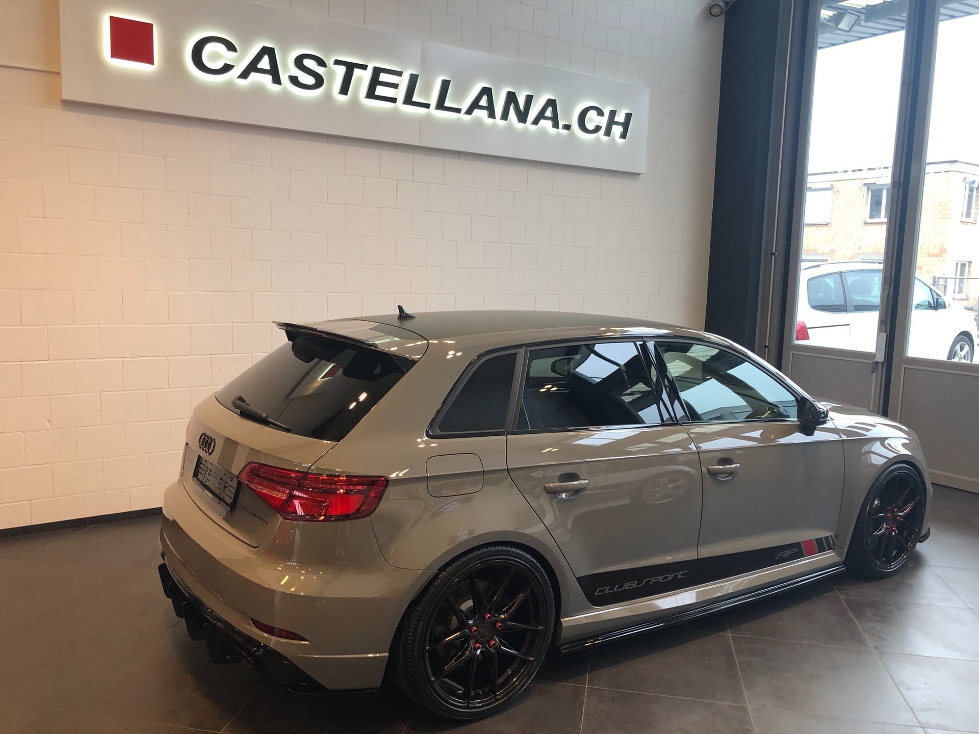 AUDI RS3 SB 2.5 TSI quattro-image-5