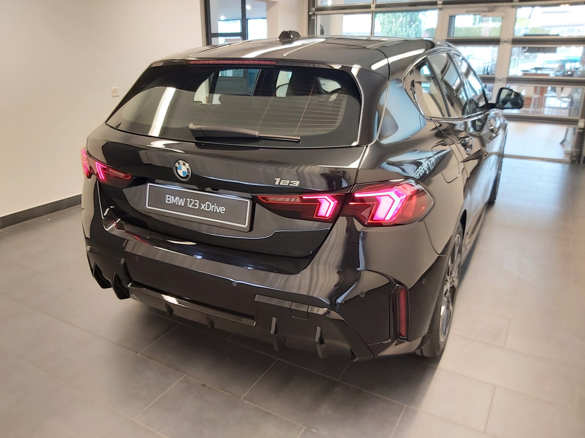BMW 123 xDrive-image-5