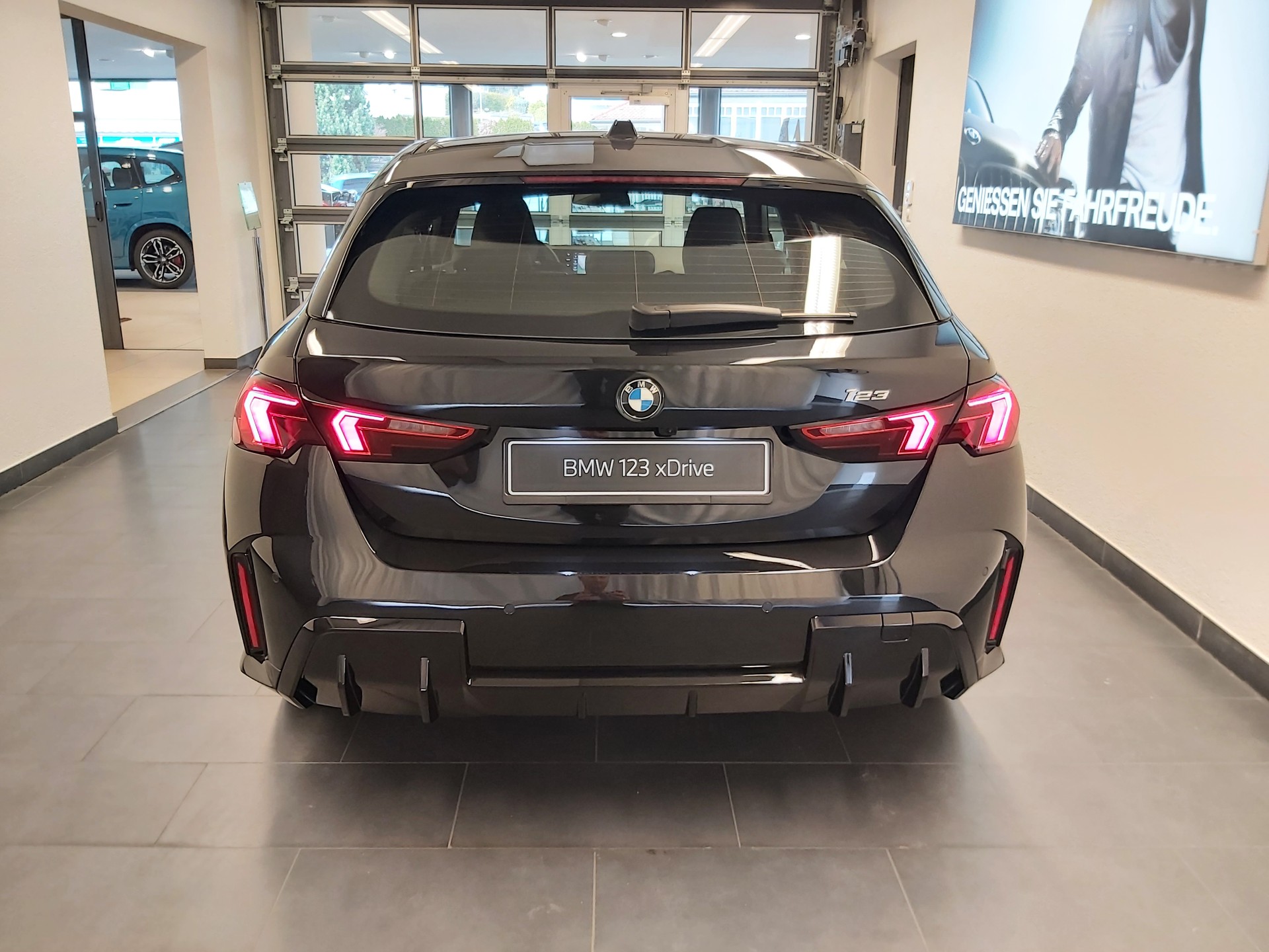 BMW 123 xDrive-image-6