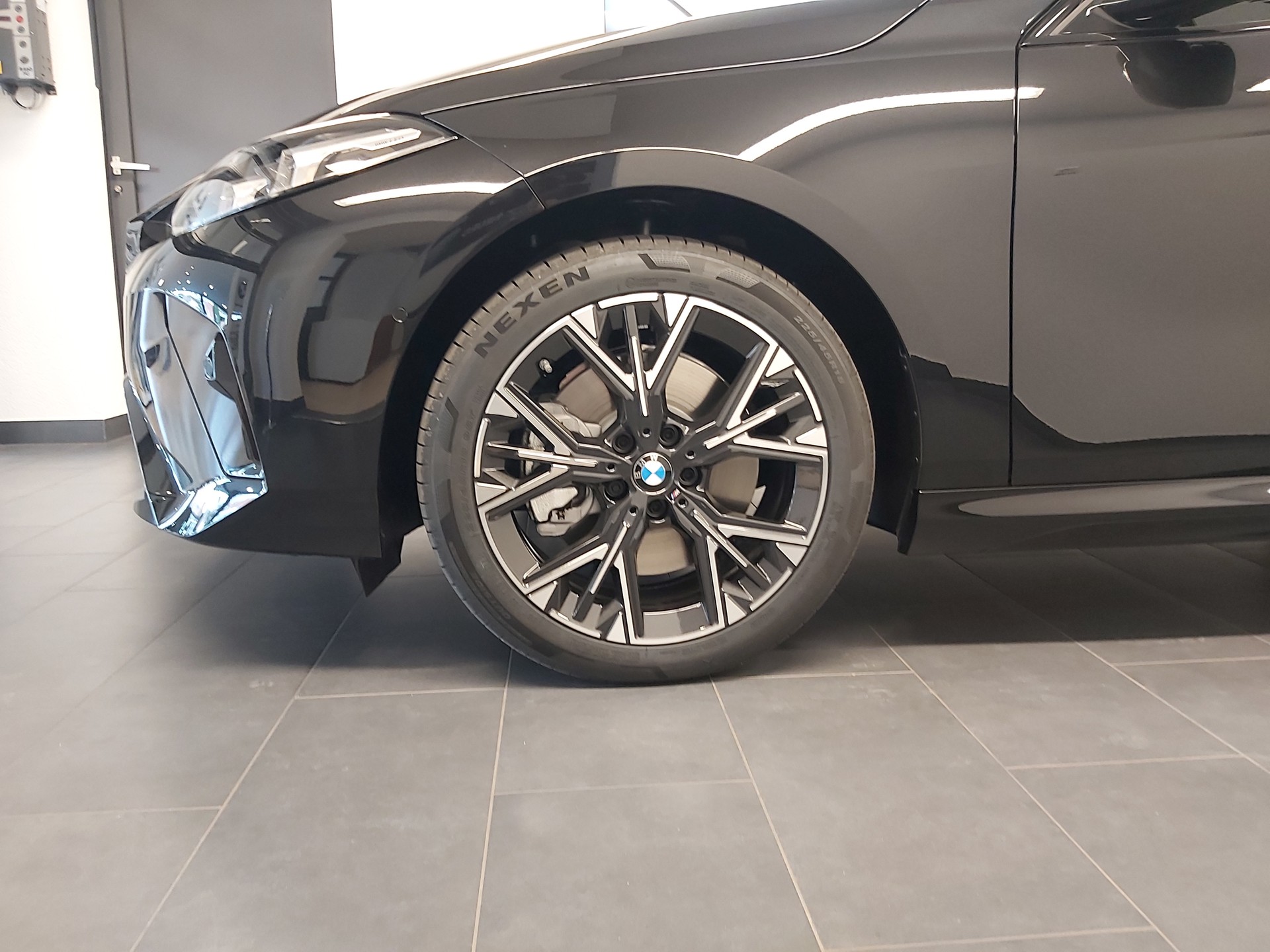 BMW 123 xDrive-image-2