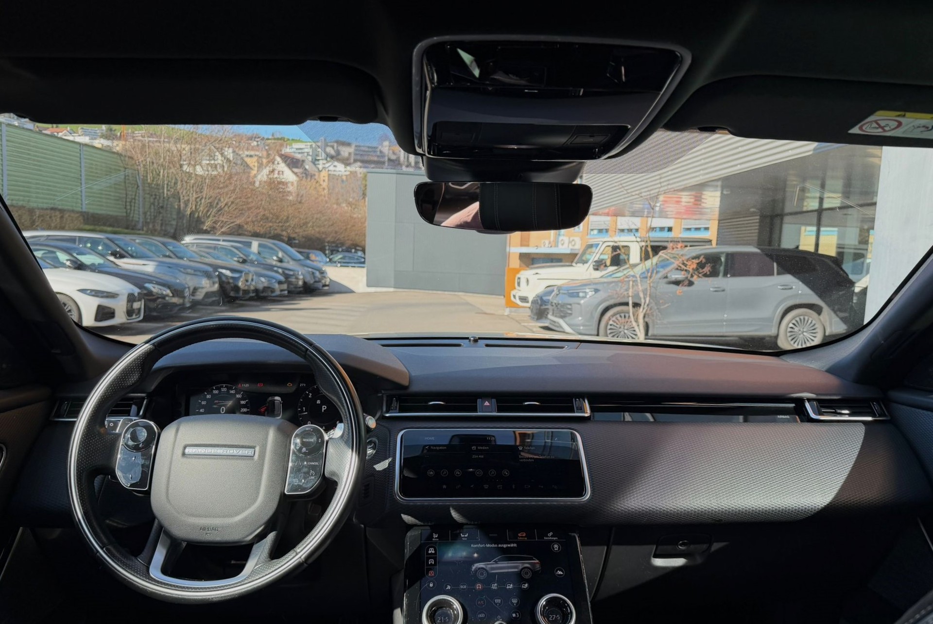 LAND ROVER Range Rover Velar 2.0 D 240 R-Dynamic SE-image-1
