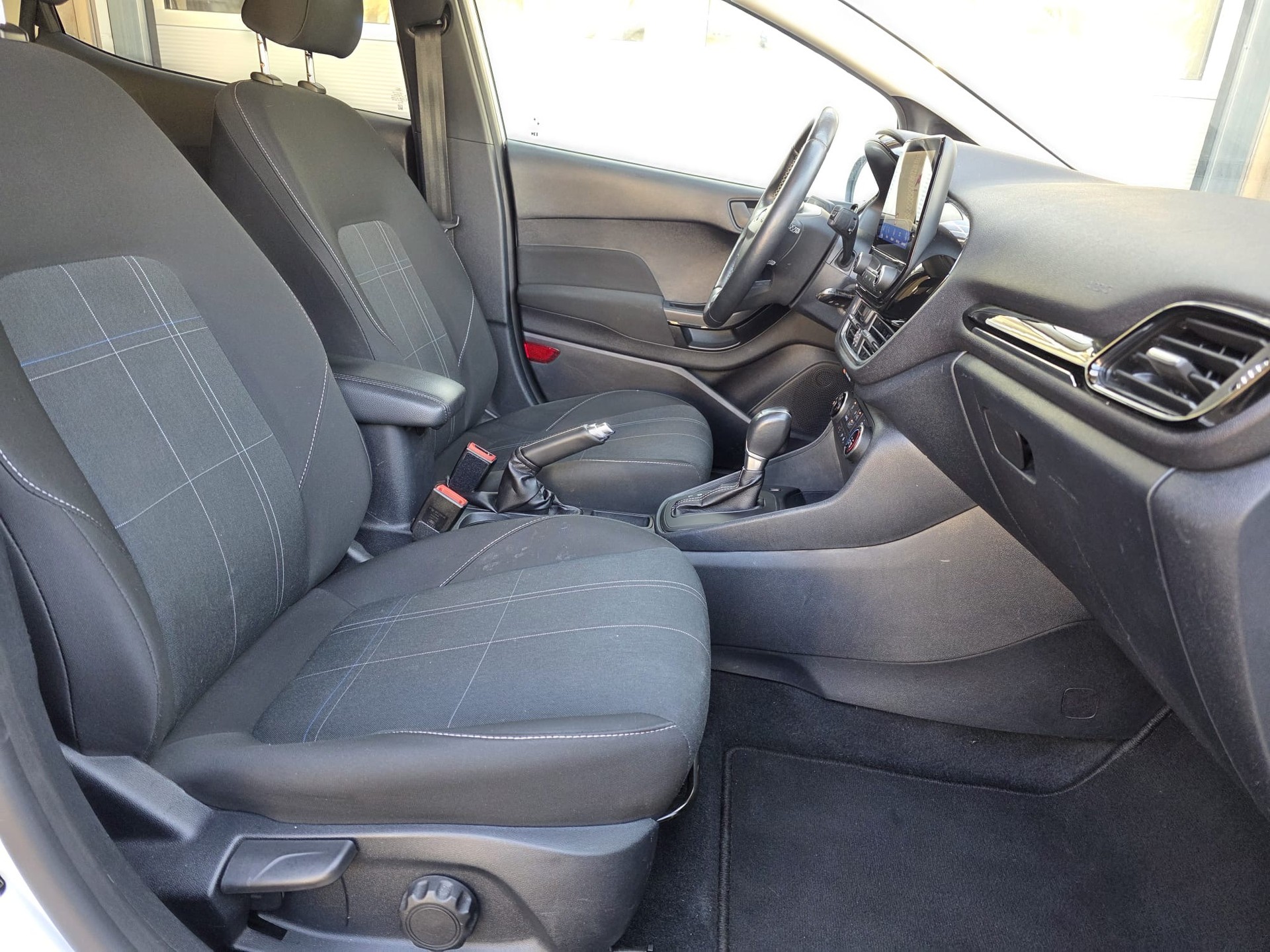 FORD Fiesta 1.0 SCTi Cool & Connect Automat-image-6