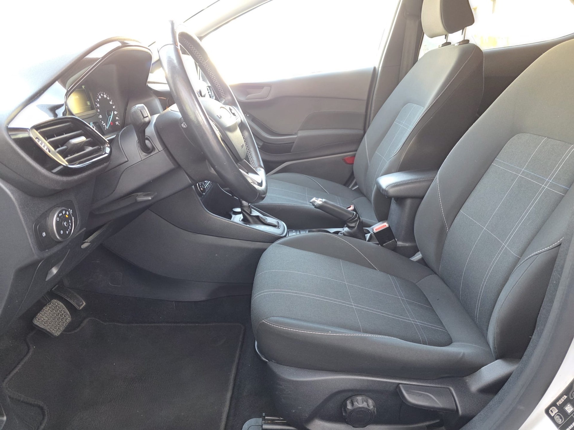 FORD Fiesta 1.0 SCTi Cool & Connect Automat-image-1