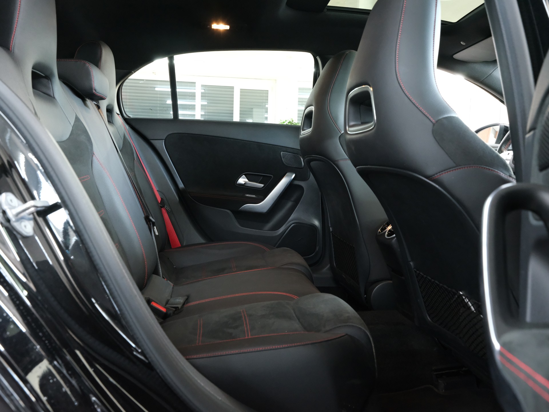 MERCEDES-BENZ A 35 AMG 4Matic Edition 1 Speedshift-image-18