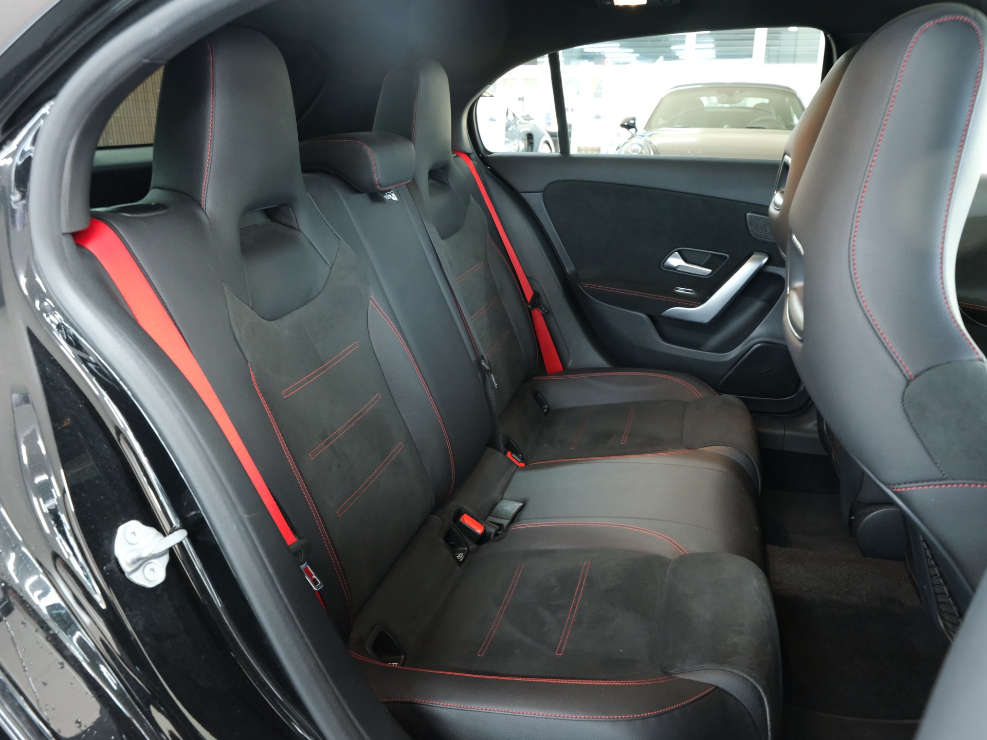 MERCEDES-BENZ A 35 AMG 4Matic Edition 1 Speedshift-image-19